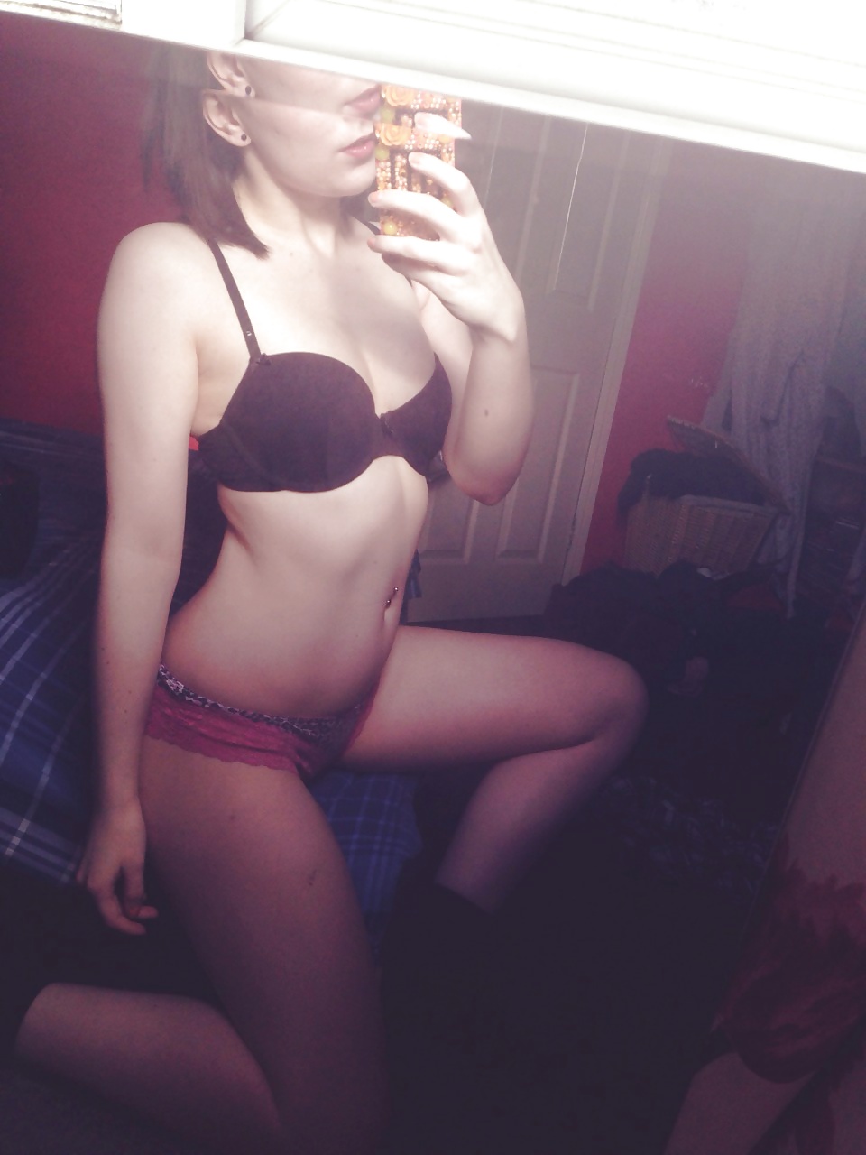 Free GABBY young uk teen girl amateur tits selfshot facebook photos 50003491 picture