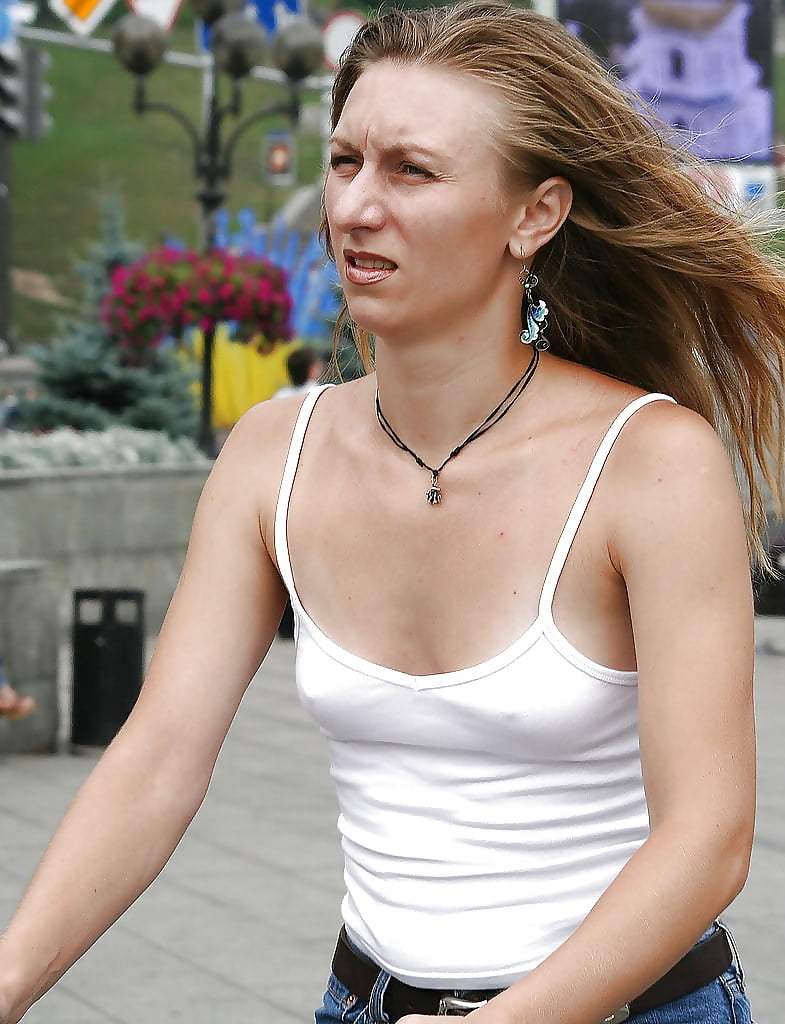 Free Braless , see through ,  no Bra , nippel photos