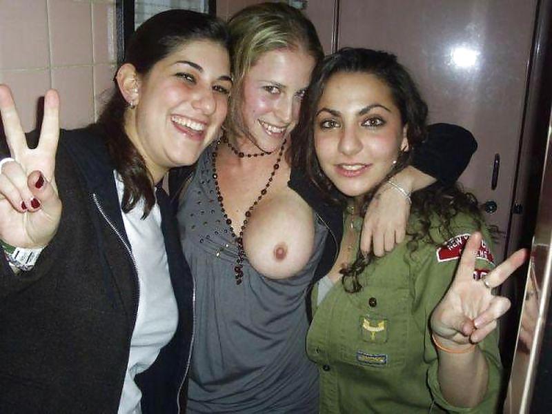 Free Threesomes hot Teens photos