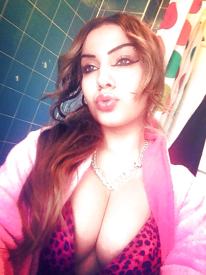 Free Slut & beauty Moroccan girl photos