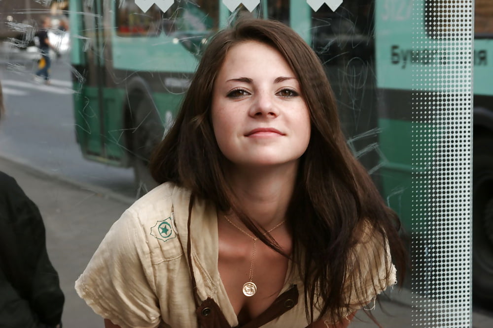 Free Russian flasher-slut photos