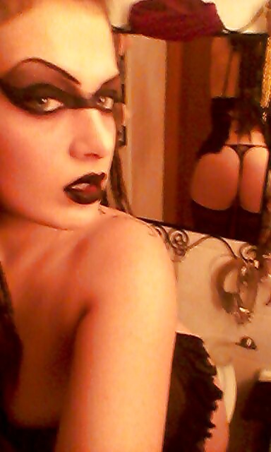 Free Karmen goth slut selfies photos