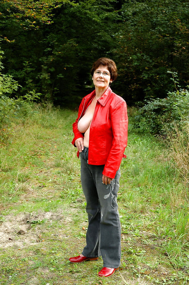 Free Busty Mature German Wife Beatrix photos