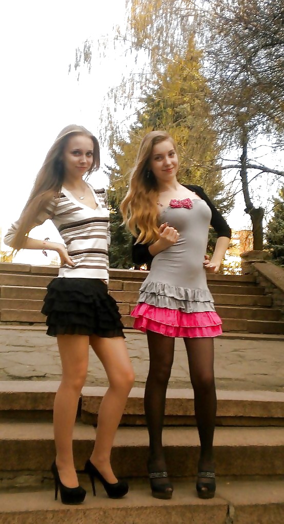 Free Teen pantyhose & stockings photos