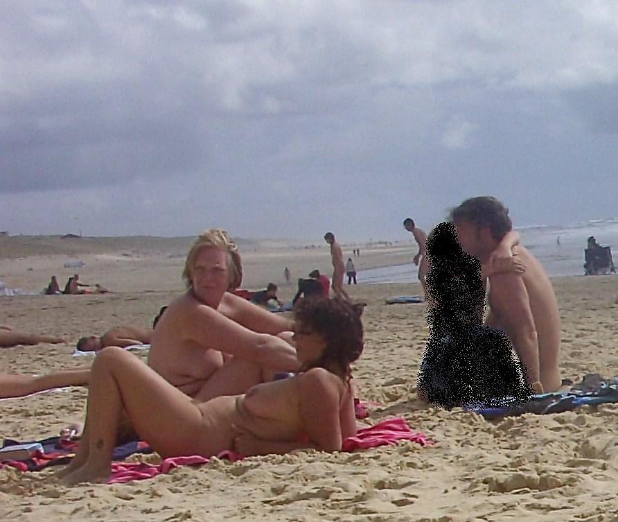Free Biarriz naked beach 2011 photos