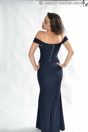 photo shooting with turkish born jasmin in an evening dress         