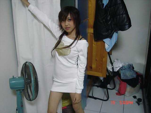 Free Hong Kong Local Girl Ting Ting Shows everything photos