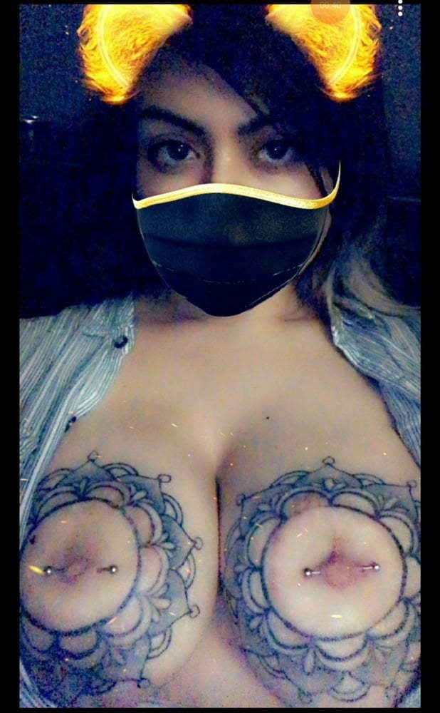 Tattooed tits- 10 Photos 