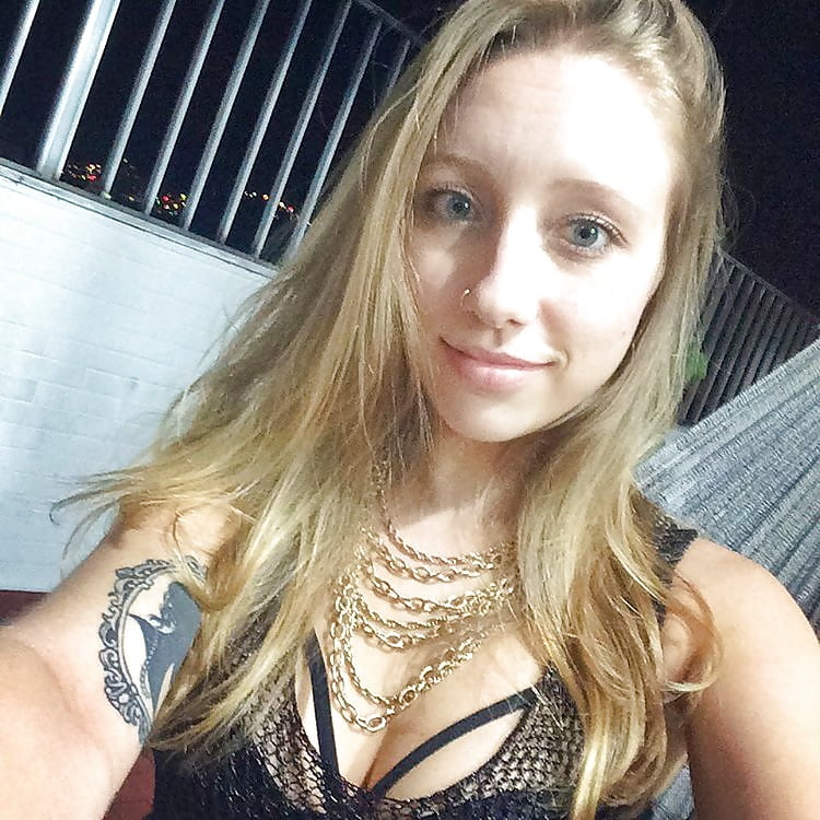 Free ANA LUIZA photos
