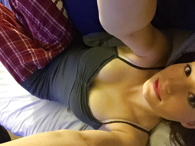 Free Teen Slut aka Amelia Selfies photos