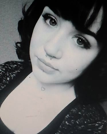 Free Stupid slut Hannah photos