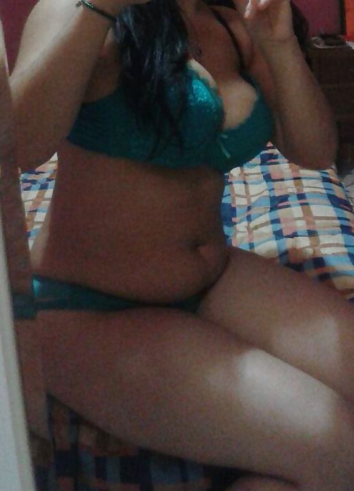 Free Hijab Bitch Nadia photos