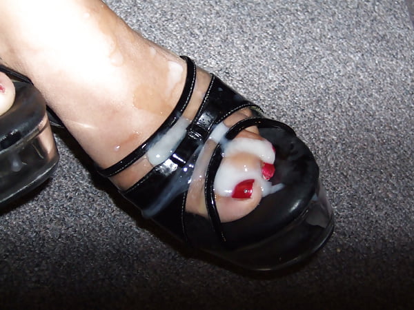 Free Cum In Heels photos