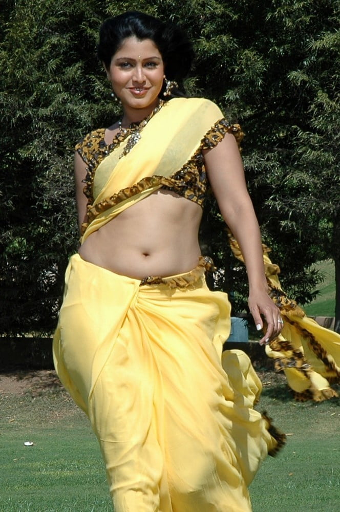 Sexy navel show of Desi girl's - 87 Photos 