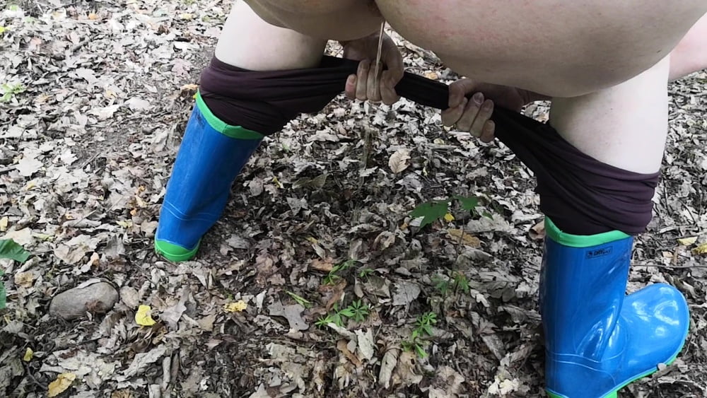 Peeing in rubber boots - 14 Pics