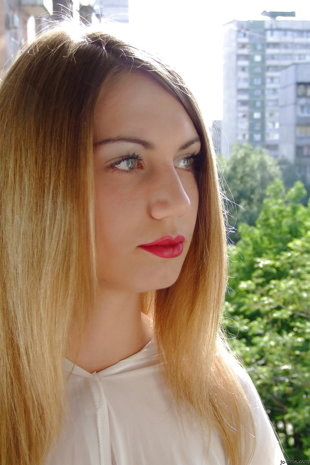 Free Slim Young Model Studio Set photos