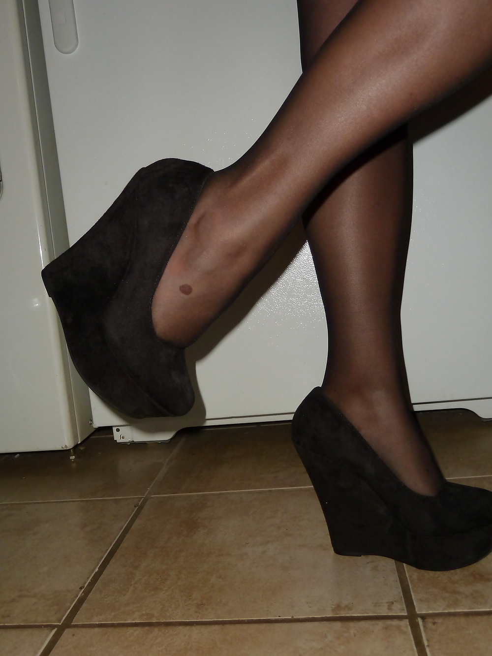 Free stockings legs and sexy shoes photos