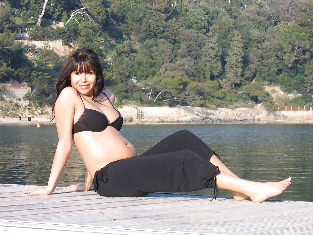 Free Belly dancer...holiday pictures photos