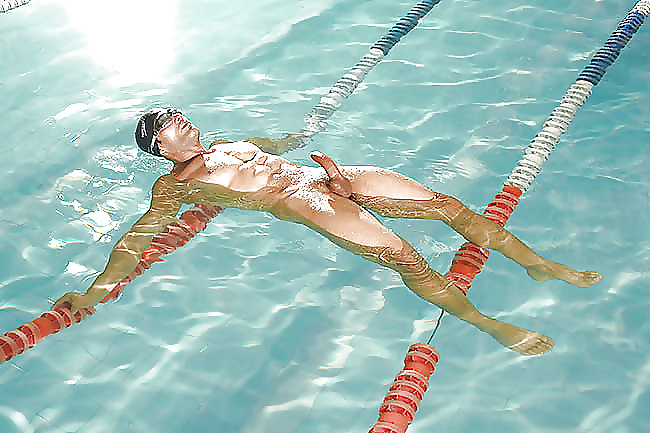 Free Embarrassing erections i public 13 photos