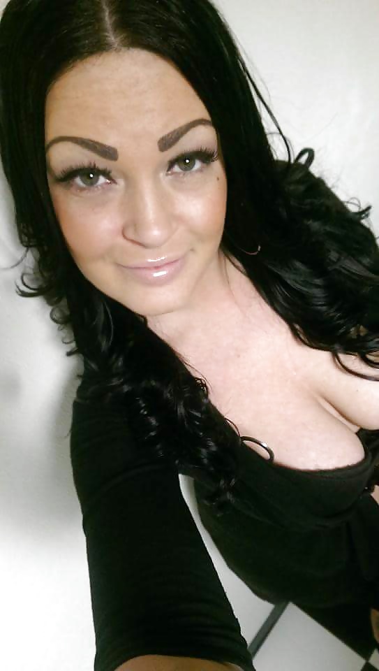 Free Tribute or Photoshop LeeLee photos