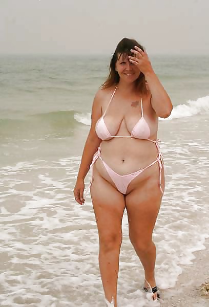 Free Bikini Beach Topless Sexy dressed 2 photos