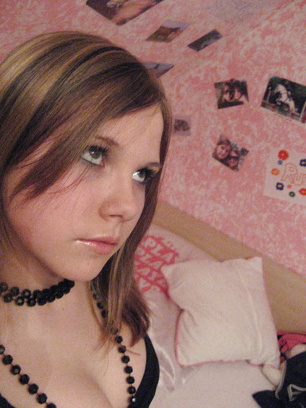 Free if she's here, it's fake 56 photos