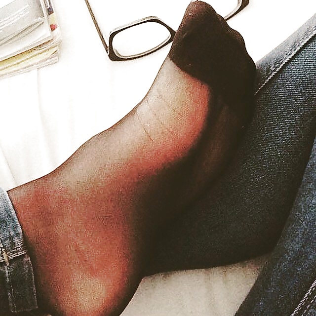 Free Hijab gf feet photos