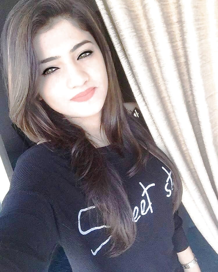 Free DESI INDIAN AUNTY photos