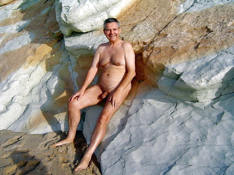 Free Naked men at the waterside 2. photos