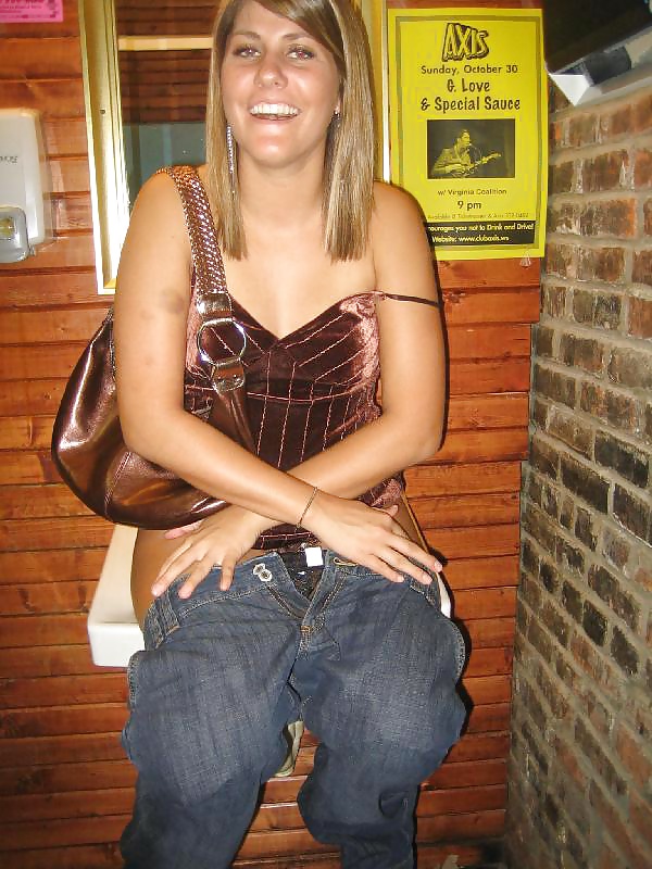 Free Sitting Pretty Too photos