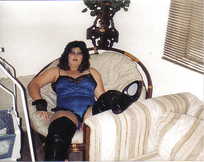 Free my ex in gloves n thighboots, miss those days :D photos