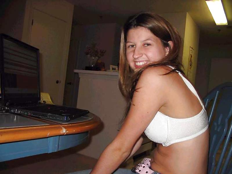 Free Bra Babes 34 photos