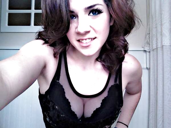 Free Victoria W. photos