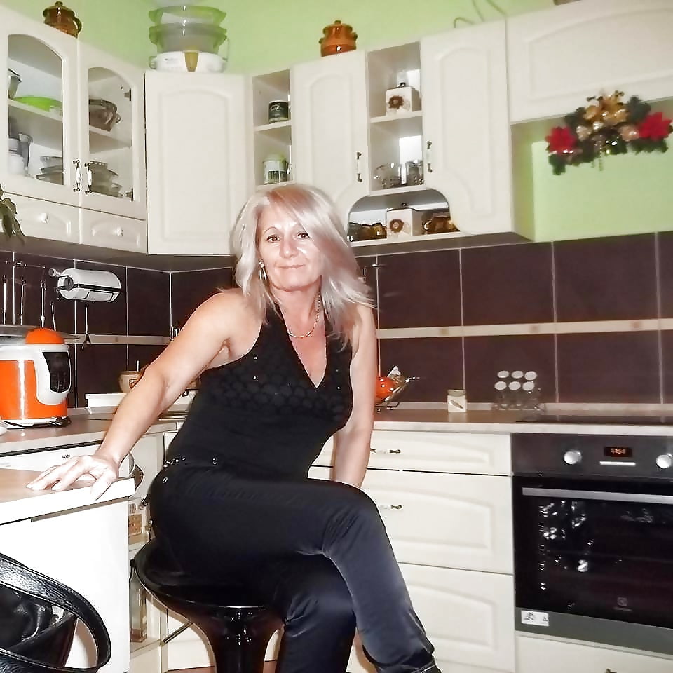 Free Sexy MATURES and MILFs 46 photos