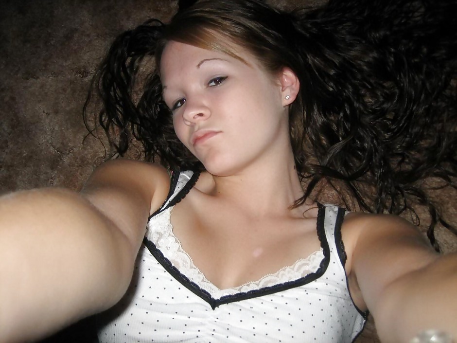Free Teeny Selfi photos