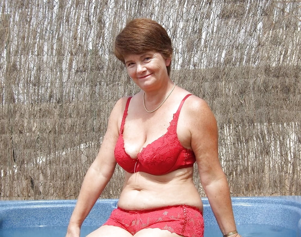 Free old ladies, dressed for a man photos