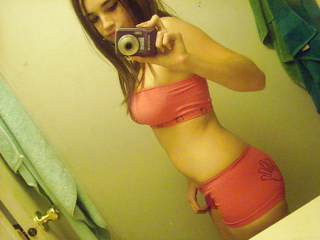 Free Amateur Selfies 4 photos