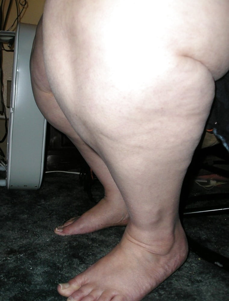 Sexy & Chubby Legs 20 - 40 Photos 