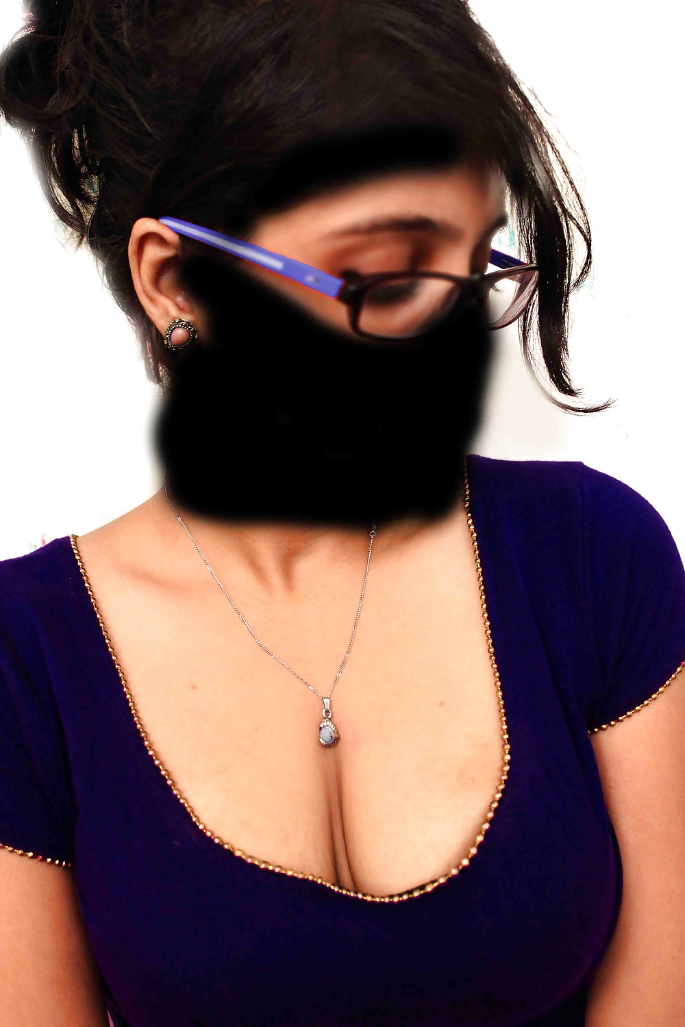 Free New Desi Slut in Town photos