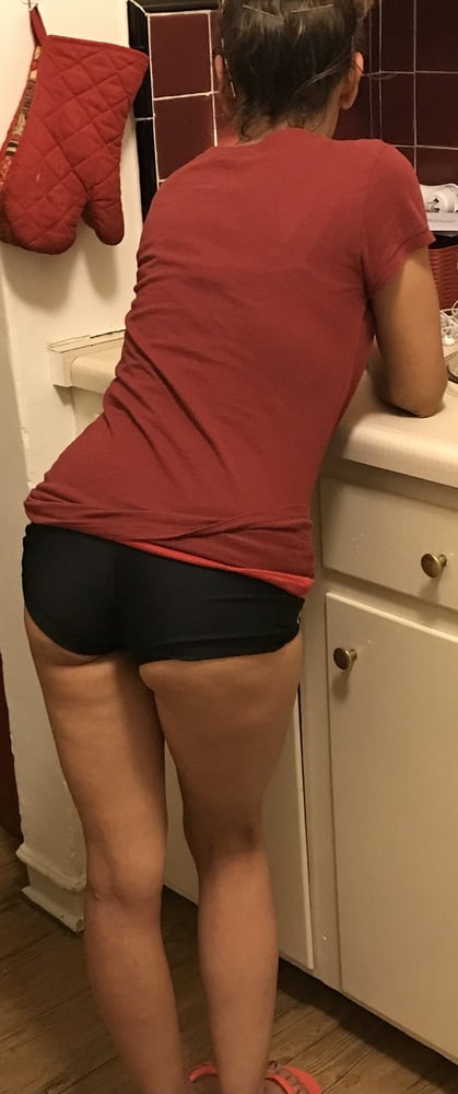 Spying On My Wife- 8 Photos 