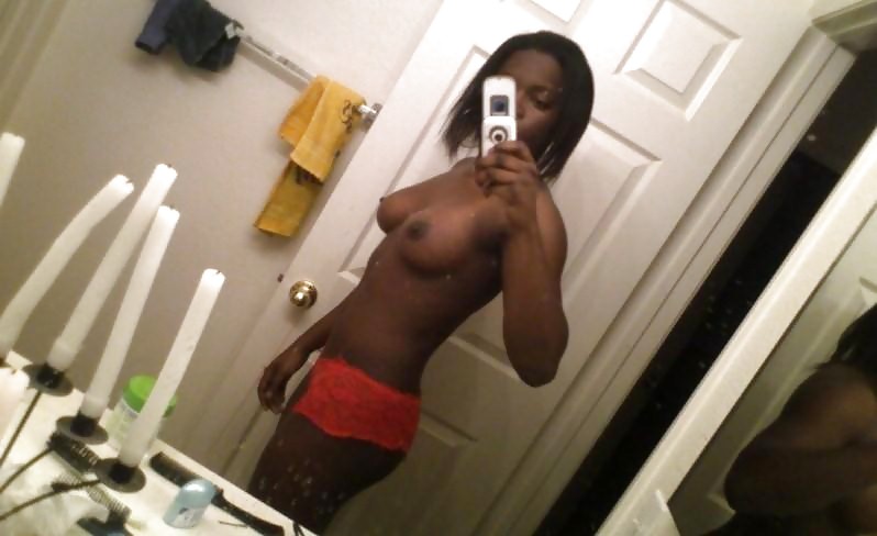 Free BLACK AMATEUR GIRLS - SELF PICS VI photos