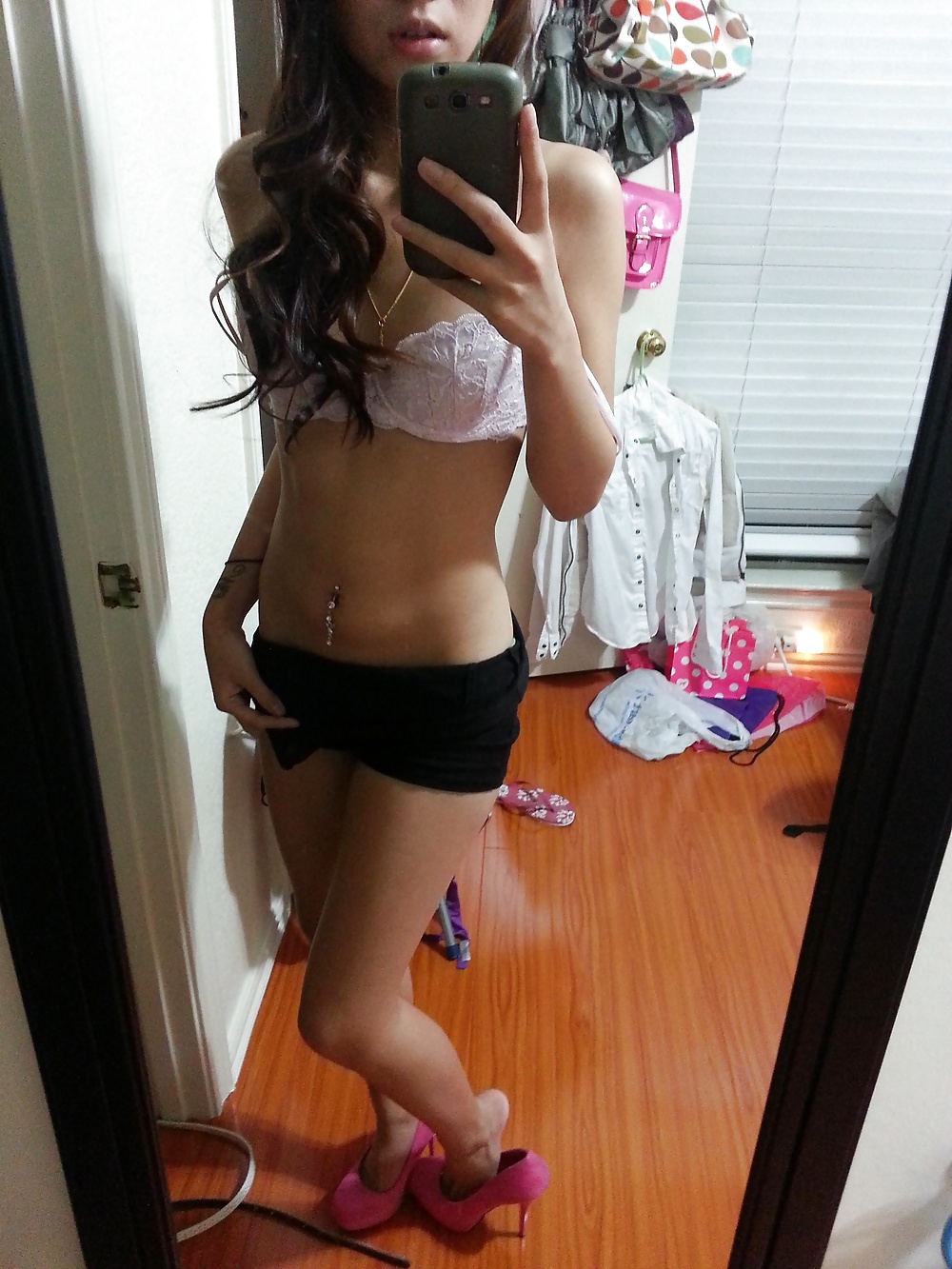 Free Amateurs Asian Delights 22 - Cute selfshooter photos