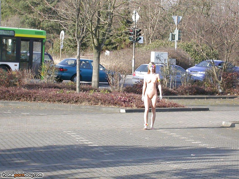 Free Posing naked in a public place photos