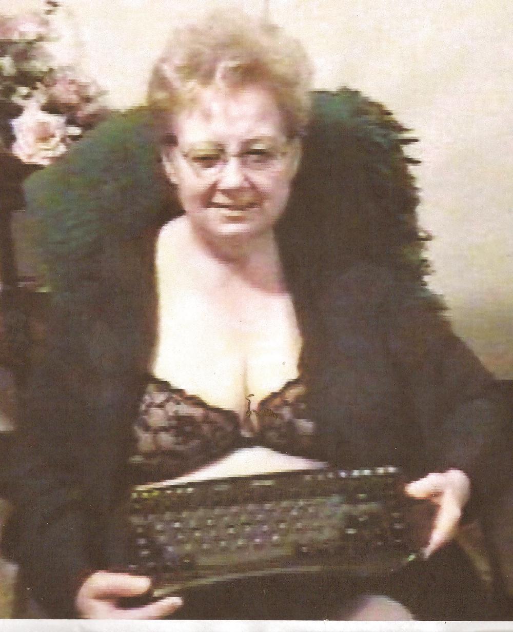 Free my sexy firend with duble ds size tits photos