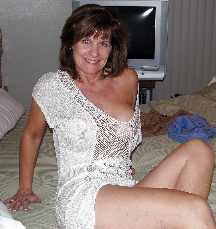 Free Mature Hotties in action 1 photos