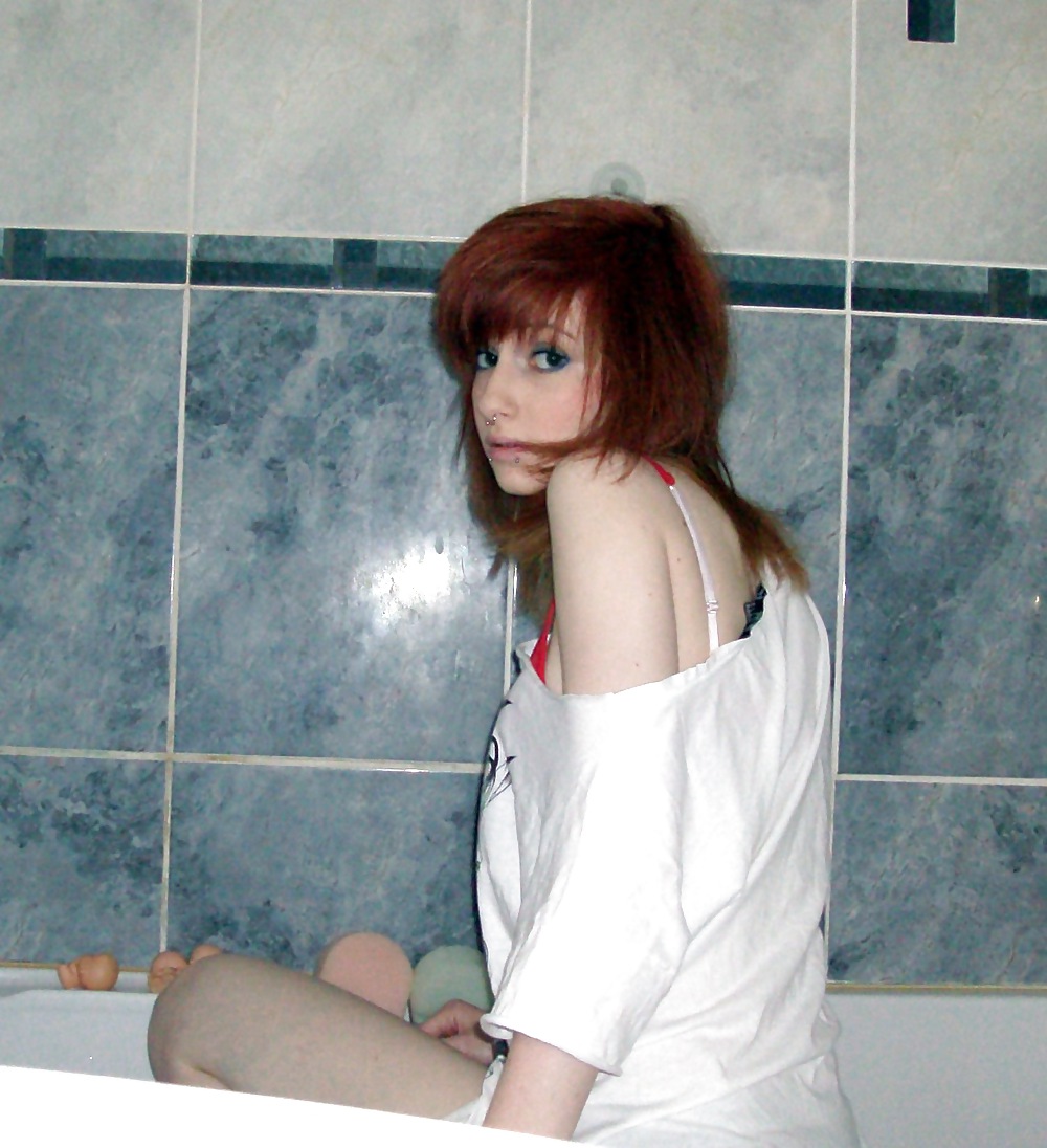 Free red head teen in the bath photos