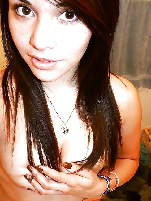 Free Cute teen showing off her boobs and pussy photos