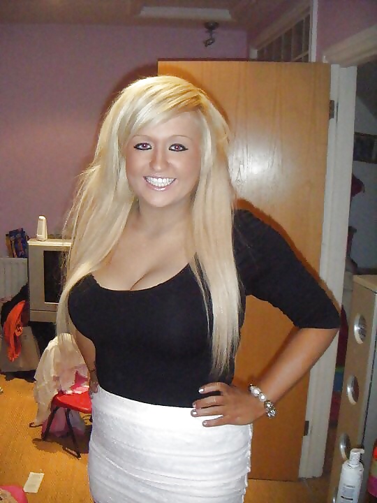 Free Amateur Chav Sluts Teens Bimbos Blondes Brunettes Milfs photos