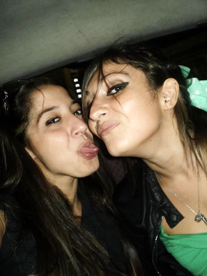 Free 3 sexy teens friends with a whore face photos