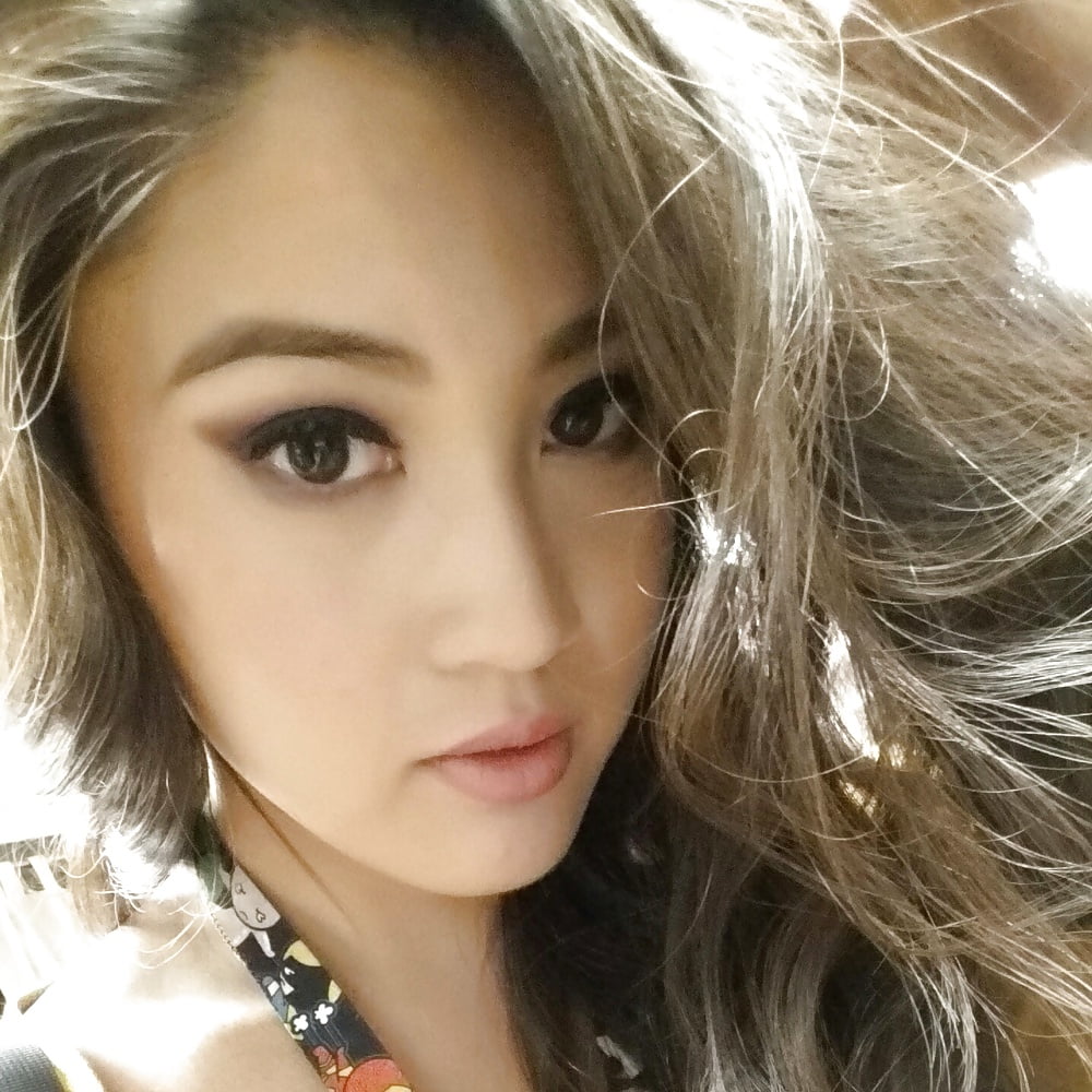 Free Busty Asian photos